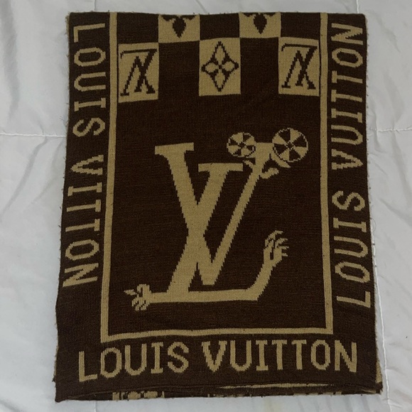 LOUIS VUITTON SCARF - Picture 2 of 4